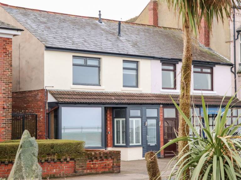 Cottage Fleetwood