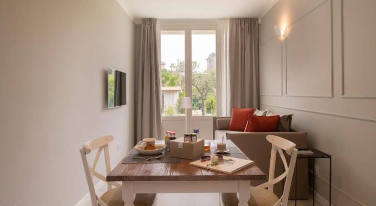 Holiday apartment with pool, garden & terrace — photo 4