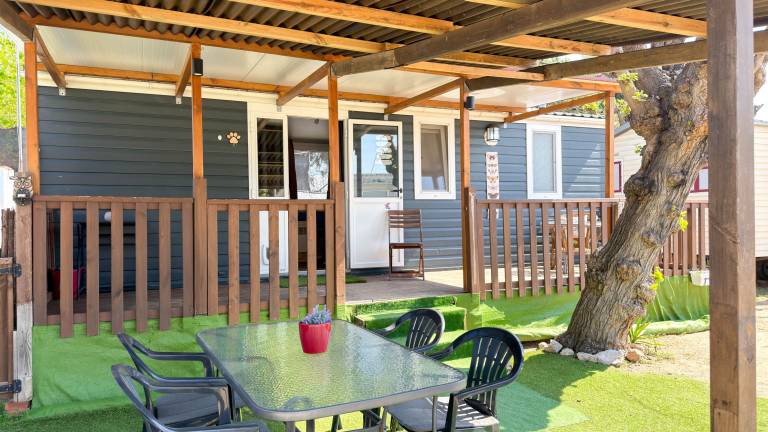 Rental apartment with pool, patio & garden — photo 3