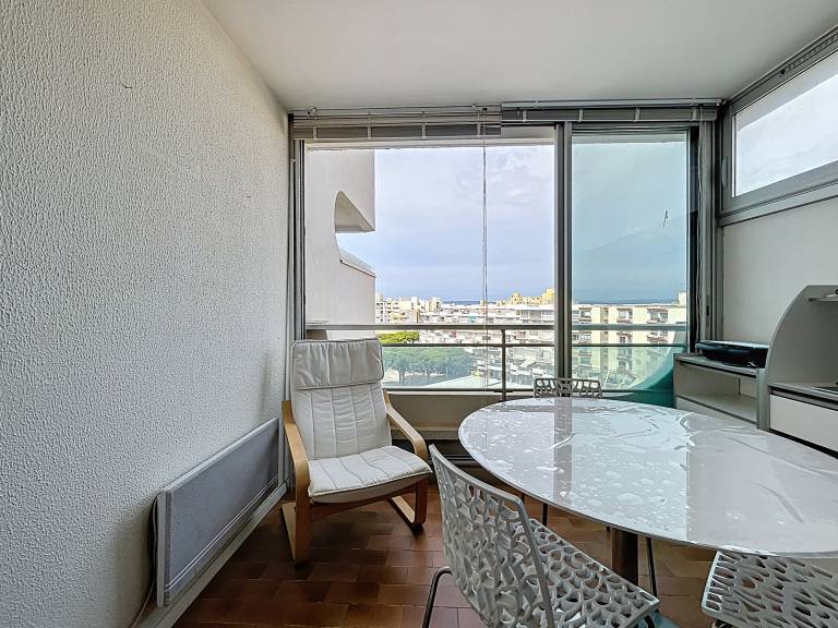 Equipped Studio Cabin - Sea View - Private Parking - Near Amenities — photo 2