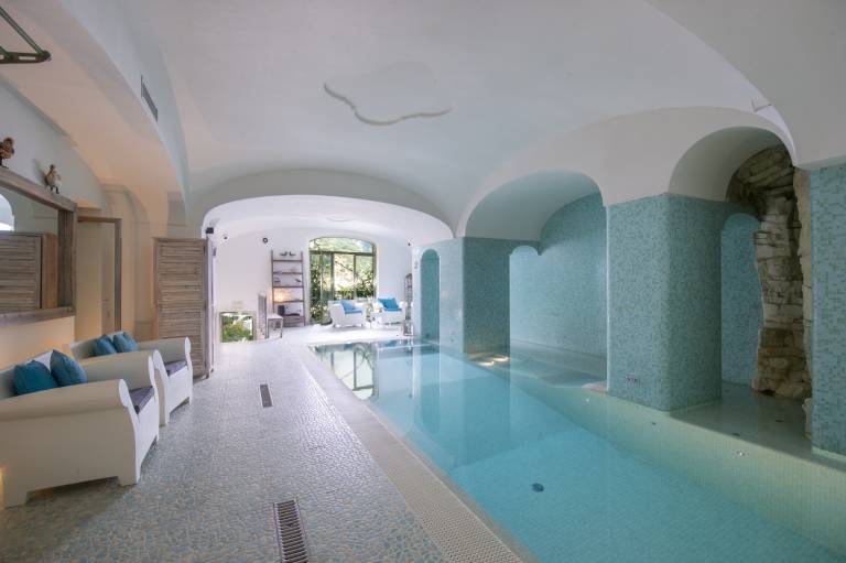 Fully equipped villa with hot tub, sauna & patio | Mountain view | Next to the beach | Pets allowed — photo 5