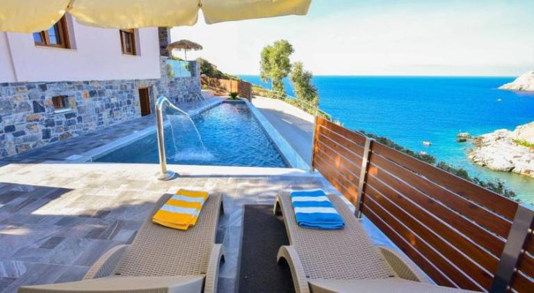 Villa with pool — photo 3