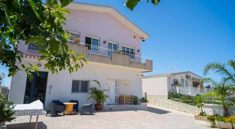 Villa with pool | Pets allowed — photo 4