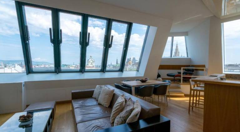 Serviced apartment with yard | Near Hofburg | Perfect for remote work | Pets are welcome — photo 3
