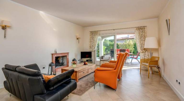Villa with pool | Pet-friendly — photo 2