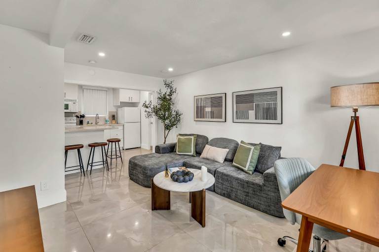 Bright 1BR Getaway Victoria Park Las Olas Nearby