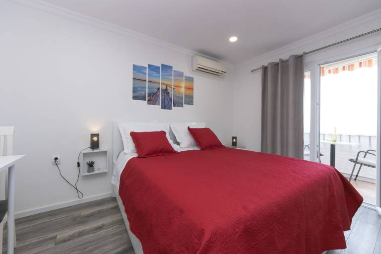 Rental apartment with barbecue & yard | City view | Beach nearby | Pet-friendly — photo 3