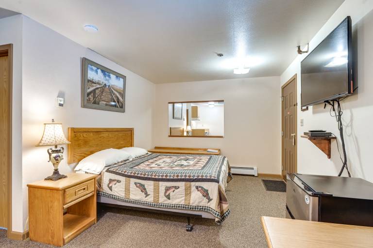 Gateway to the Kenai Peninsula! Mtn-View Apartment in Kenai, AK