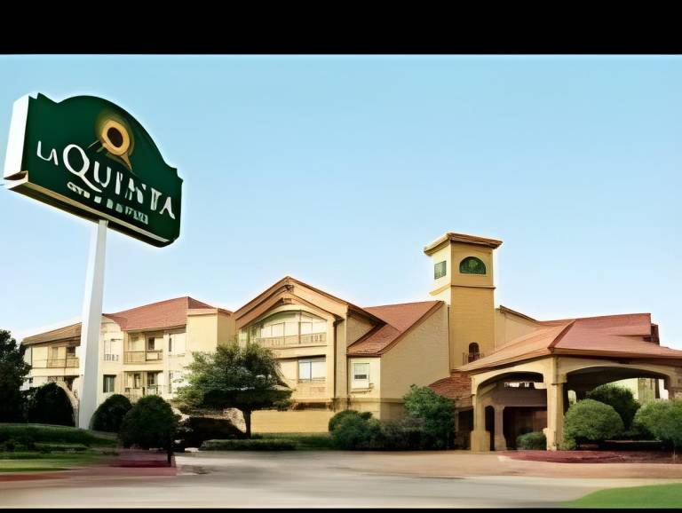 La Quinta Inn & Suites by Wyndham Orange County Airport in Santa Ana, CA