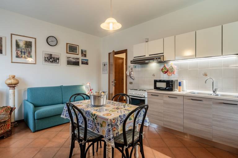 Apartment with garden | Garden view — photo 3