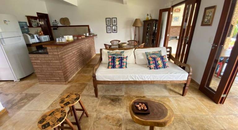 Ample vacation home with patio, pool & garden | Pet-friendly — photo 2