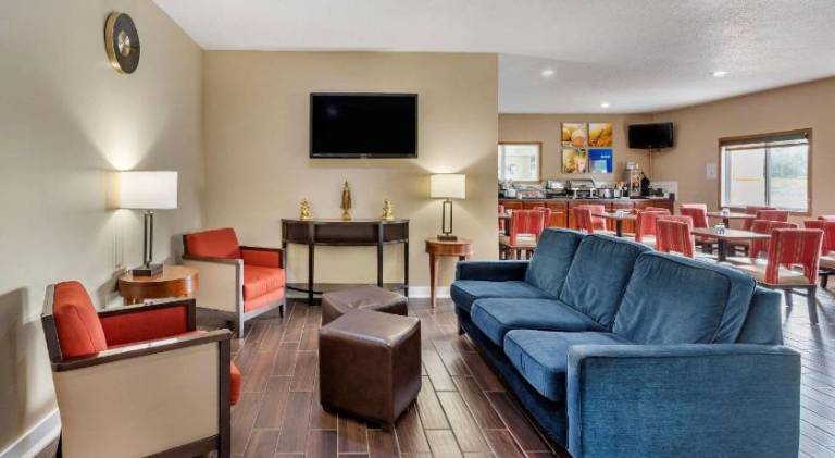 Comfort Inn Muscatine near Hwy 61 — photo 2
