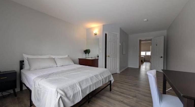 Hotel Room in Varennes in Longueuil, QC