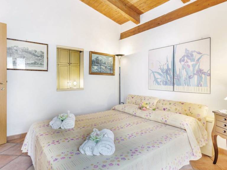 Charming house with pool, barbeque & terrace | Nature view | Pets allowed — photo 2