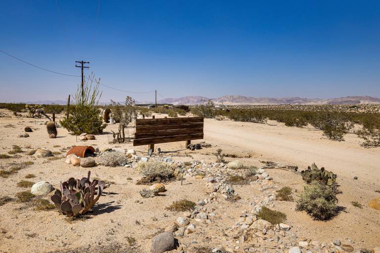 Boho Bungalow w/ Hot Tub: 16 Mi to Joshua Tree NP — photo 3