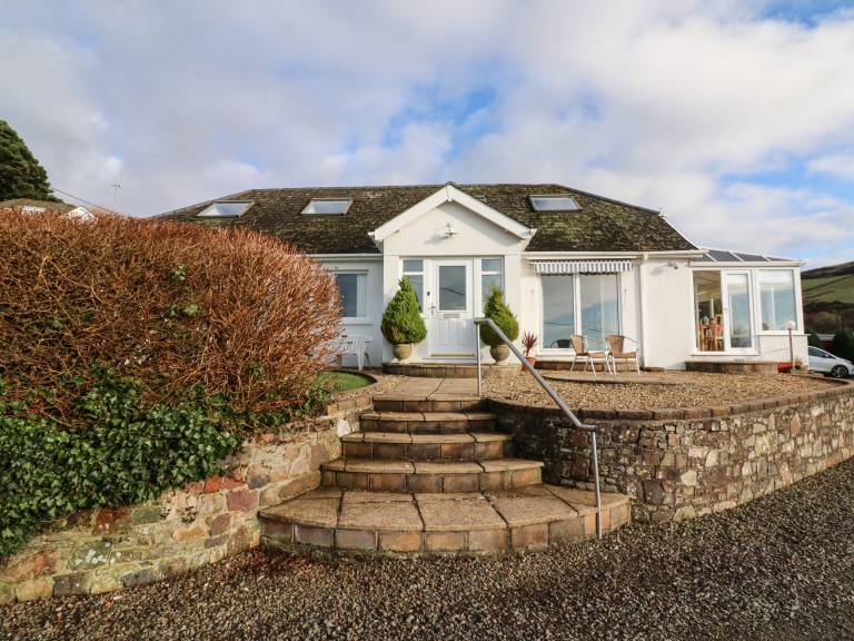 Cottage with garden | Beach view — photo 2