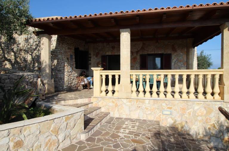 Beautiful house with pool, grill & patio | Pets allowed — photo 3