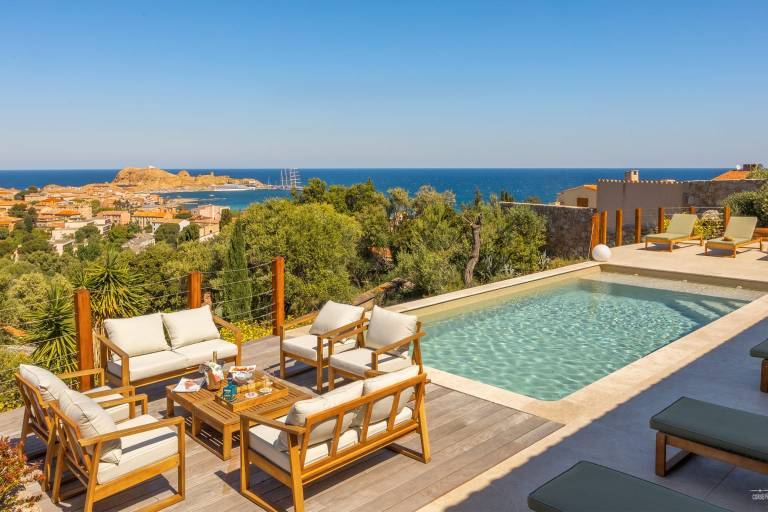 150 m&sup2; Villa