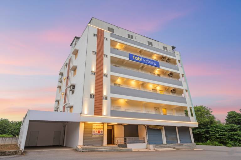 FabHotel Metro Nr Secunderabad Railway Station