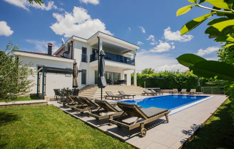 Vila Donji Vinjani