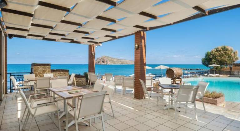 Hotel Haris on the beach — photo 4