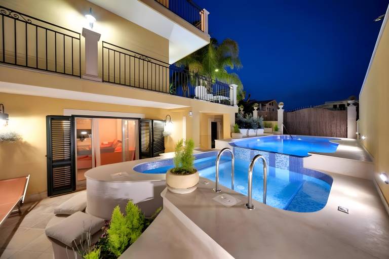 Holiday apartment with fast internet, grill & pool | Garden view in Ragusa