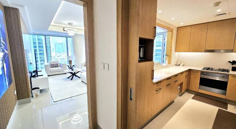 Fully equipped holiday apartment with patio, sauna & hot tub | Close to Burj Khalifa | Suitable for remote work | Pets allowed — photo 5