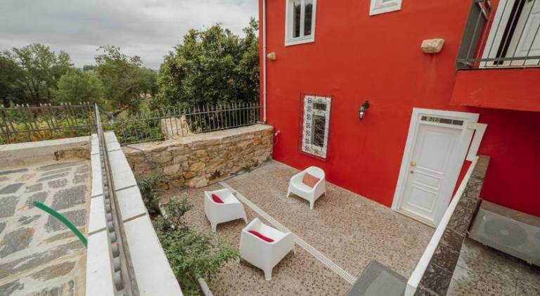 Ample holiday apartment with barbeque, yard & patio | Pets allowed — photo 3