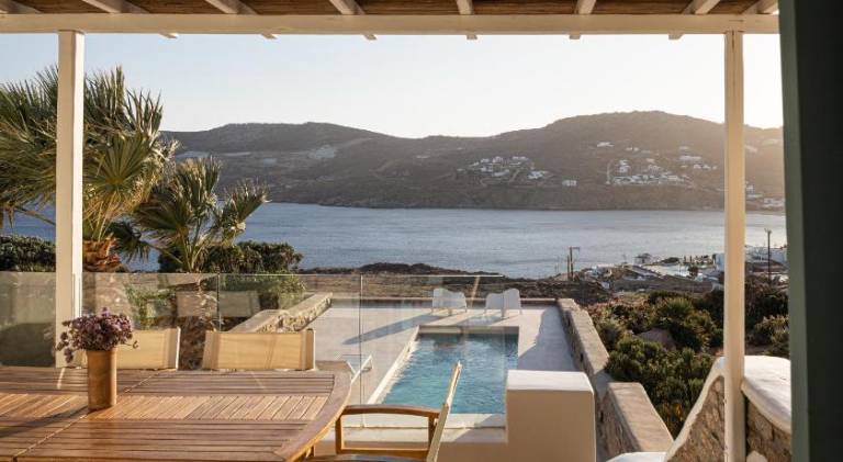 Beautiful villa with terrace, private pool & garden | Close to the beach | Suitable for remote work | Pets are welcome — photo 3