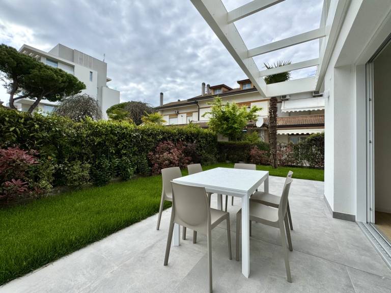Beautiful apartment with yard | Next to the beach | Pet-friendly — photo 3