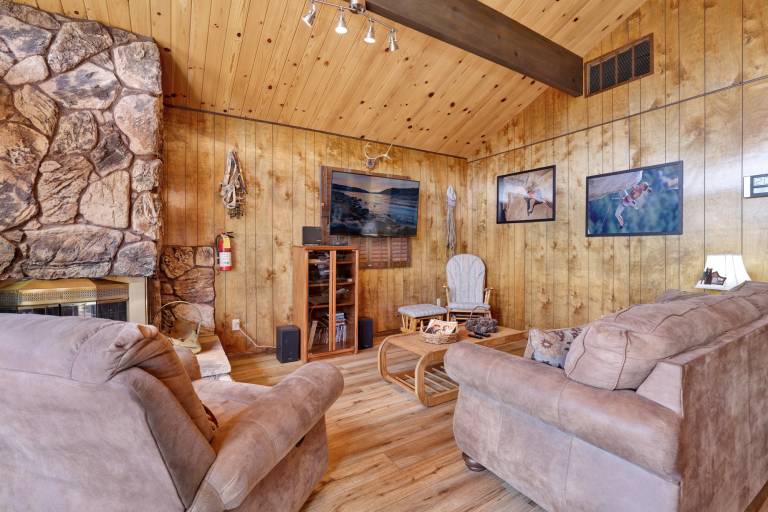 Above it All Retreat Cottage at Big Bear Lake — photo 2