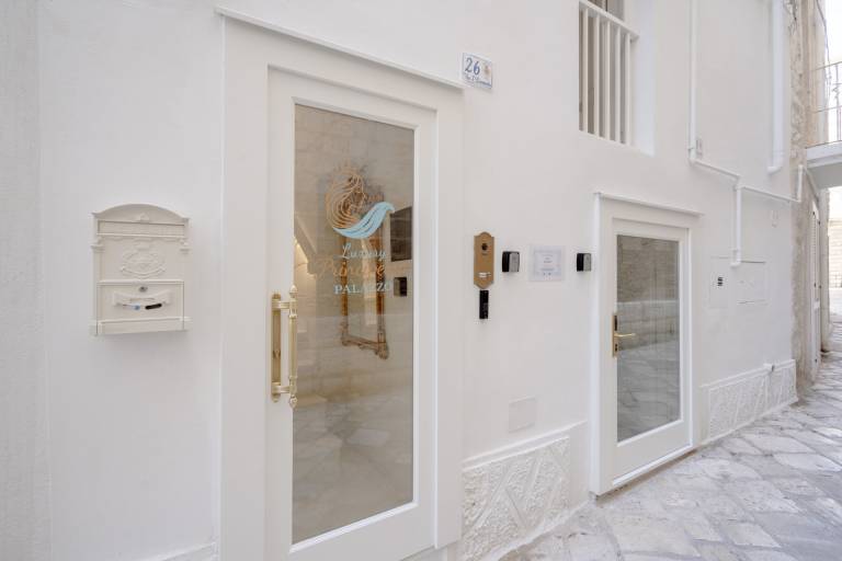 Holiday apartment with patio — photo 3