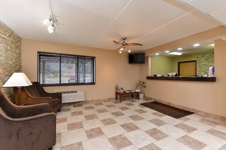 Americas Best Value Inn Clear Lake — photo 2
