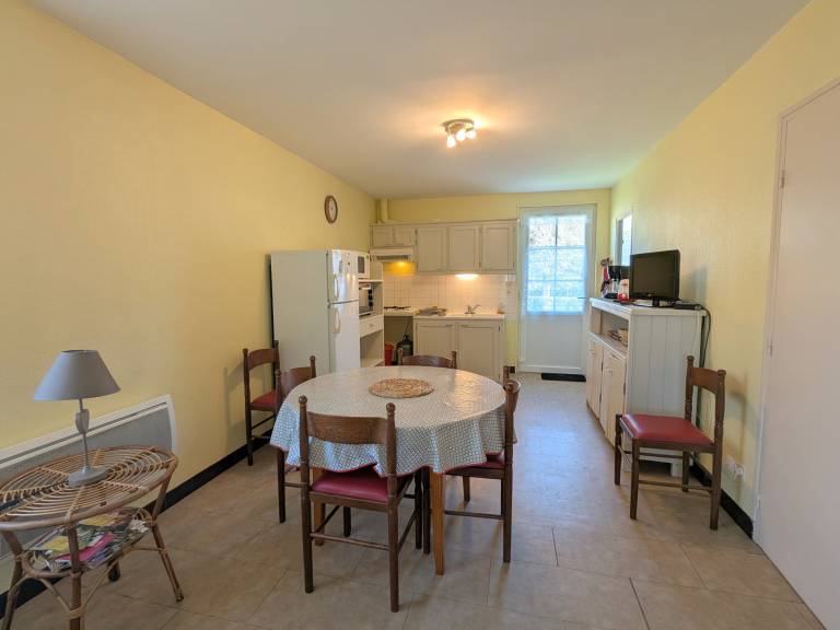 Cottage with BBQ & garden — photo 2