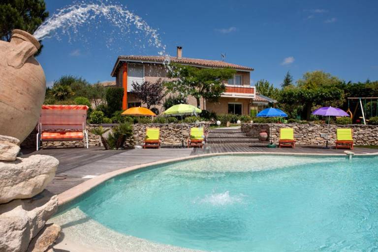 Gite with private pool, patio & grill — photo 2
