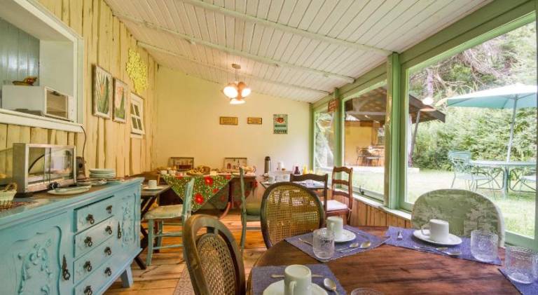 Pousada Casa Mantiqueira - Proxima ao Capivari e opcoes de Hidromassagem — photo 4