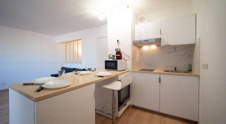Fully equipped apartment 2 to 4 people St Charles — photo 3