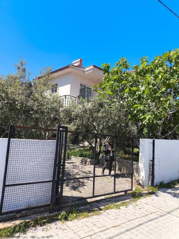 Ample house with yard & patio | Dogs allowed in Menderes