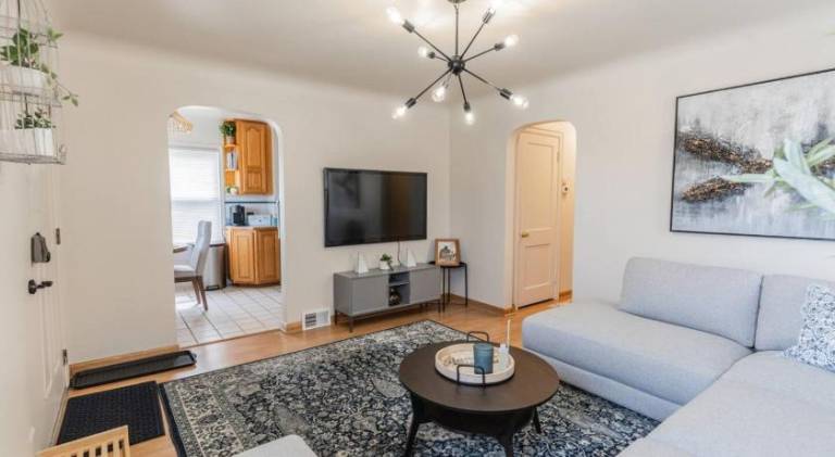 House | Suitable for remote work | Pets are welcome in Dearborn, MI