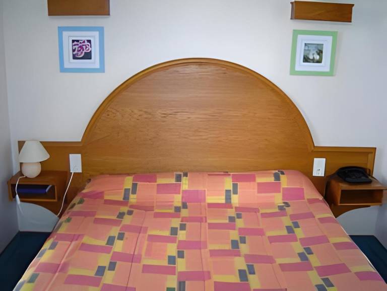 Hotel La Tour des Anglais in Mayenne