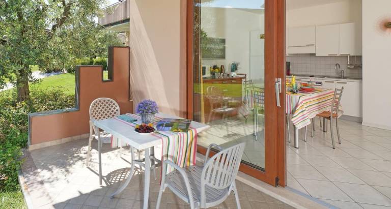 Holiday apartment with terrace & pool — photo 3