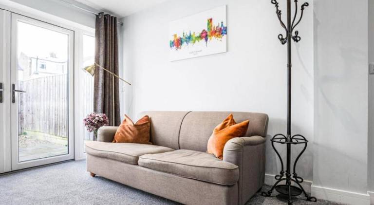 Pleasant vacation home with yard | Pets are welcome in Cheltenham
