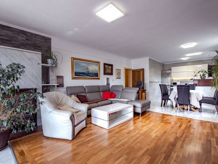 Apartment with terrace, BBQ & pool — photo 3