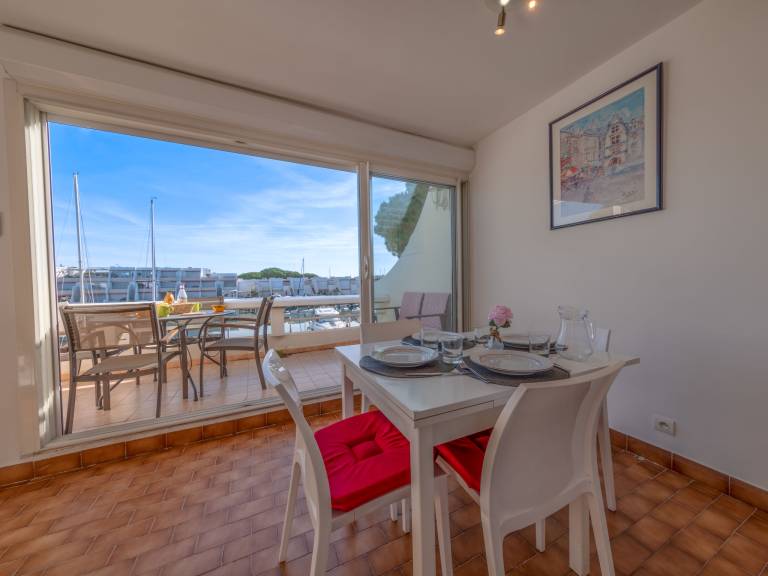 Apartment with patio | Close to the beach | Pet-friendly — photo 3