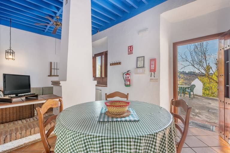 Apartment 'Apartamento La Cuadra' with Mountain Views, Shared Pool, and Wi-Fi — photo 3