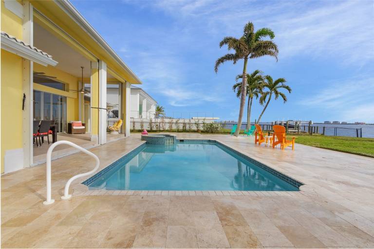 Stunning River View, Heated Pool & Spa - Million Dollar View - Roelens — photo 5
