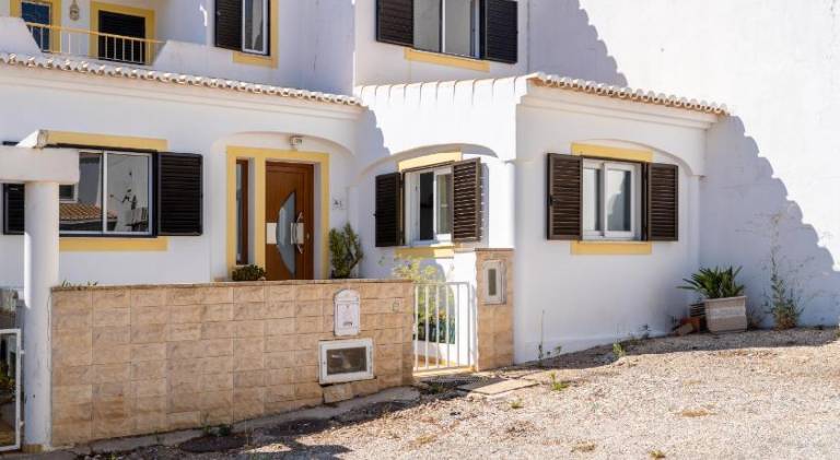 Fully equipped pleasant vacation home with patio | Pets allowed in Portimão