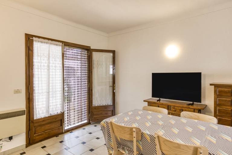 Vacation home with patio | City view — photo 2