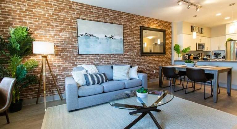 Apartment with pool & hot tub — photo 3