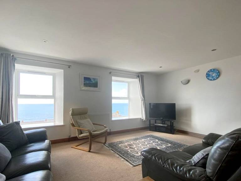 Children-friendly cottage with patio | Close to the beach | Pet-friendly in Helston